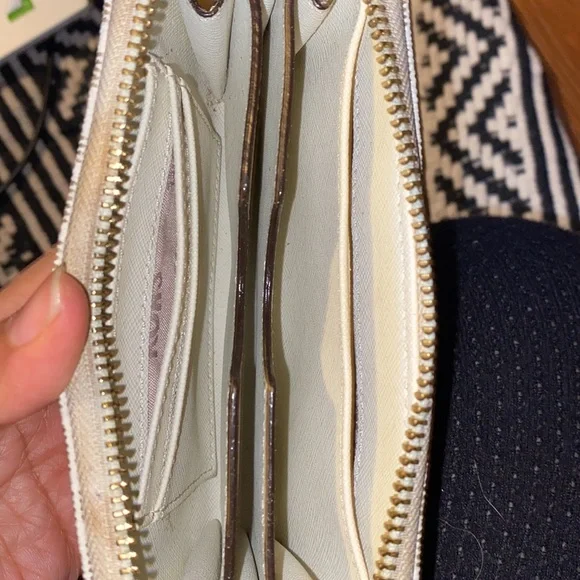 Michael Kors bag with wallet - Picture 3 of 6